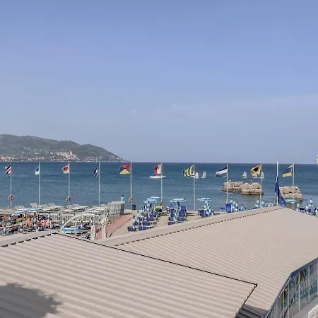 2 Vista Mare Parking Campsite Diano Marina